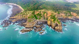 Bãi biển Đá Móng Rồng